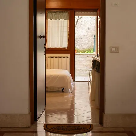 La Casetta Tiny House In Apartamento Roma